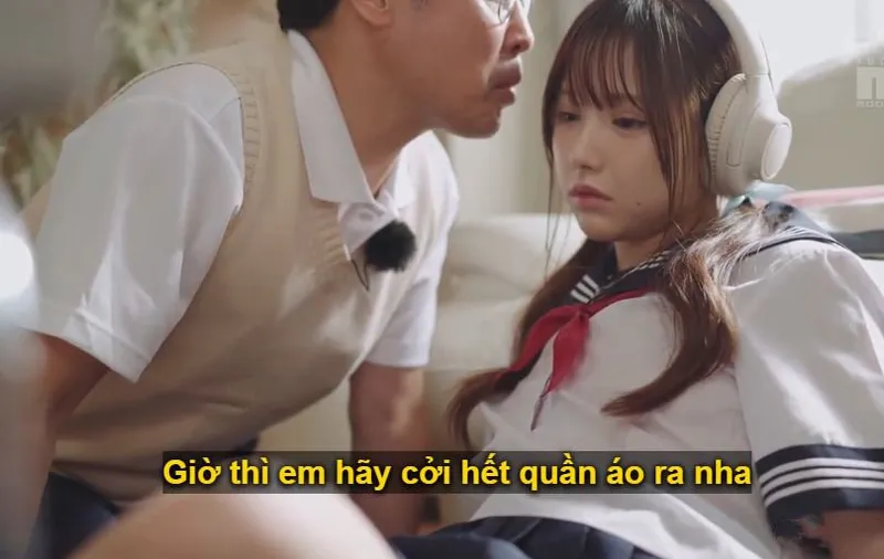 Gã nhà đối diện giả làm thầy giáo thôi miên em em học sinh để giở trò đồi bại